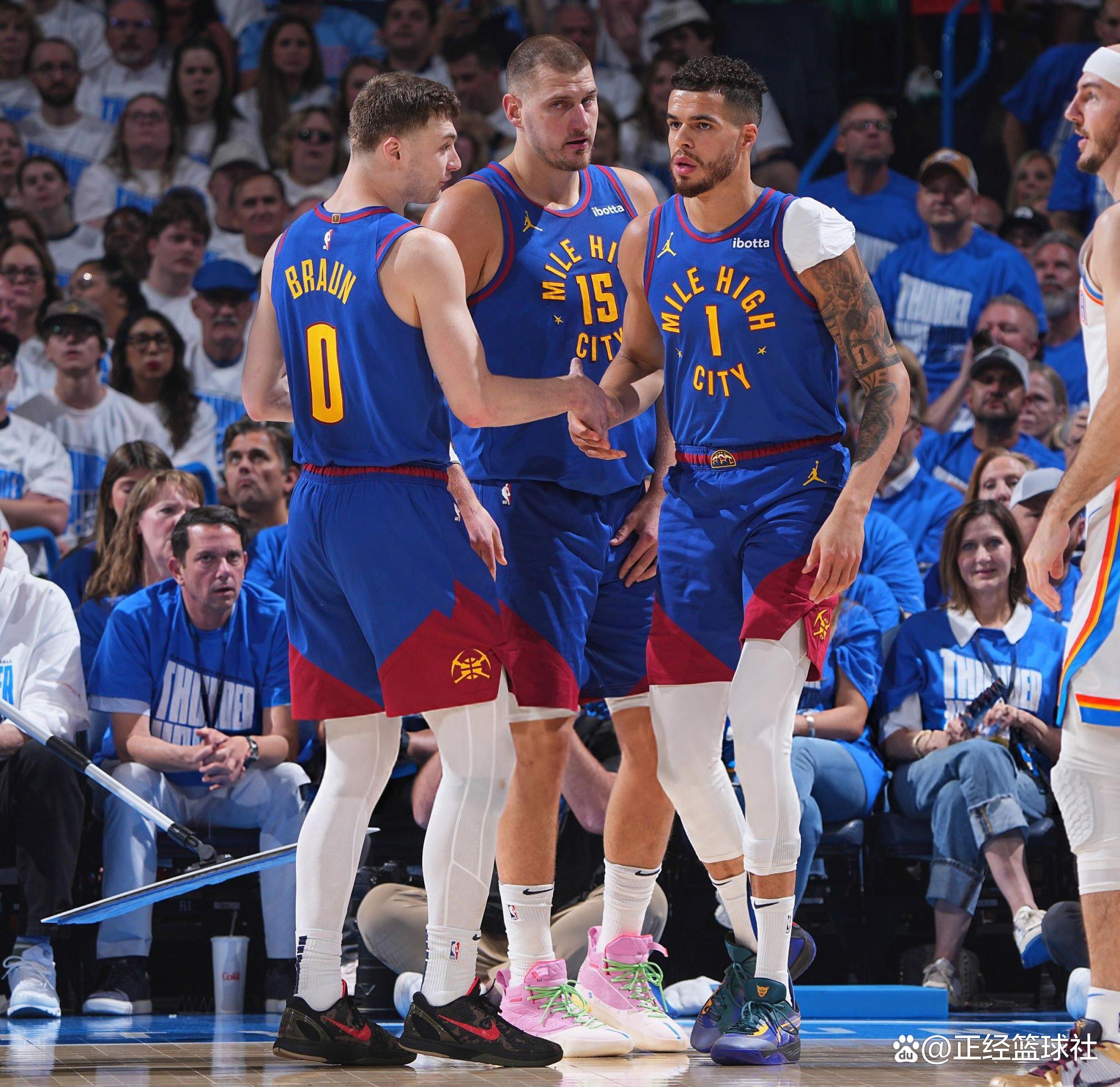 侧翼夹击 侧翼夹击